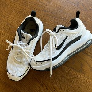 Nike women’s Air Max AP white and black.  Size 6.